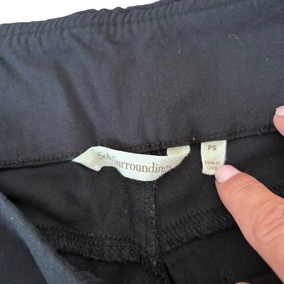 Soft Surroundings Black Pull On Cropped Pants Sz PS - Picture 2 of 6